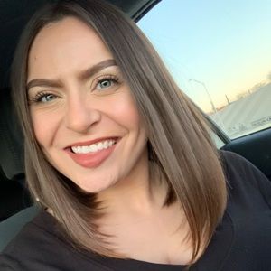 Meet your Posher, Candace